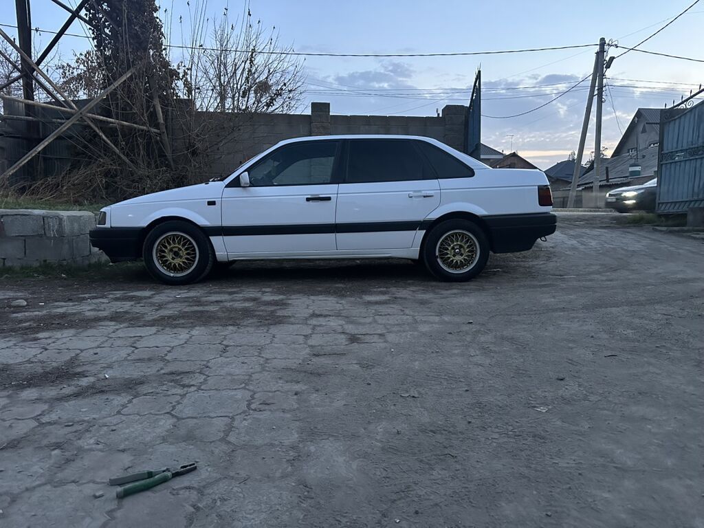 Volkswagen Passat: 1989 г., 1.8 л, Механика, Бензин, Седан: фото 7