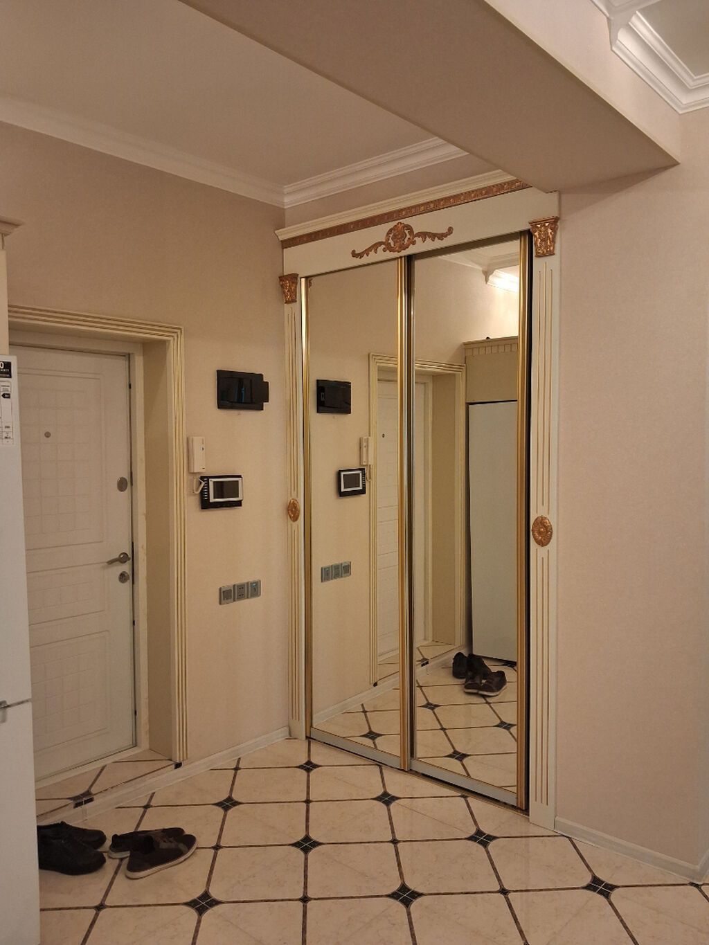 3 otaqlı, Yeni tikili, 94 kv. m