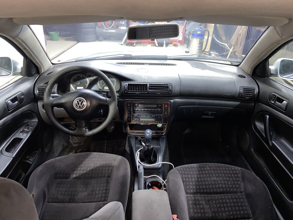 Volkswagen Passat: 2001 г., 1.9 л, Механика, Дизель, Универсал: фото 8