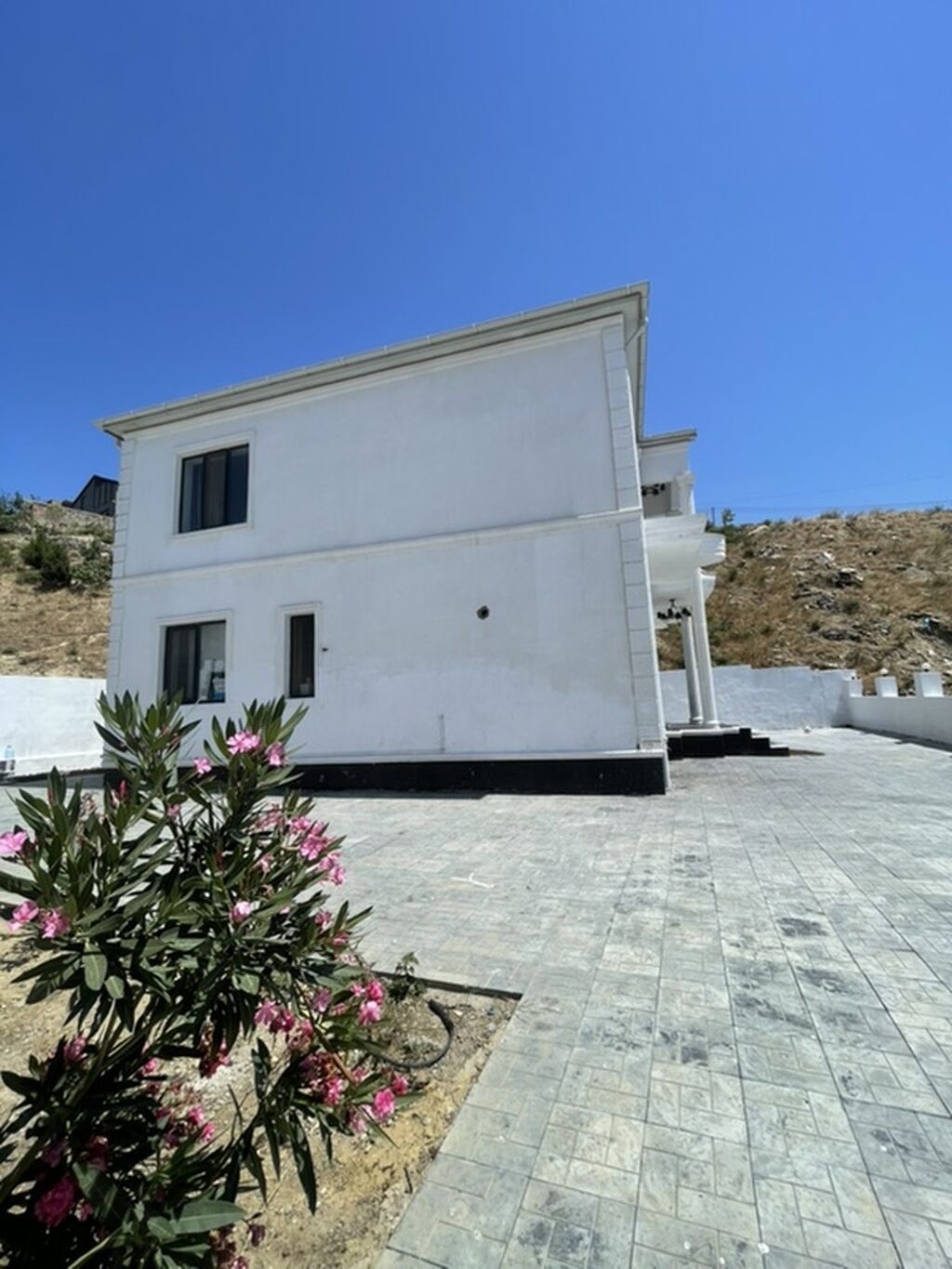 Badamdar qəs. 5 otaqlı, 200 kv. m, Kredit var, Yeni təmirli