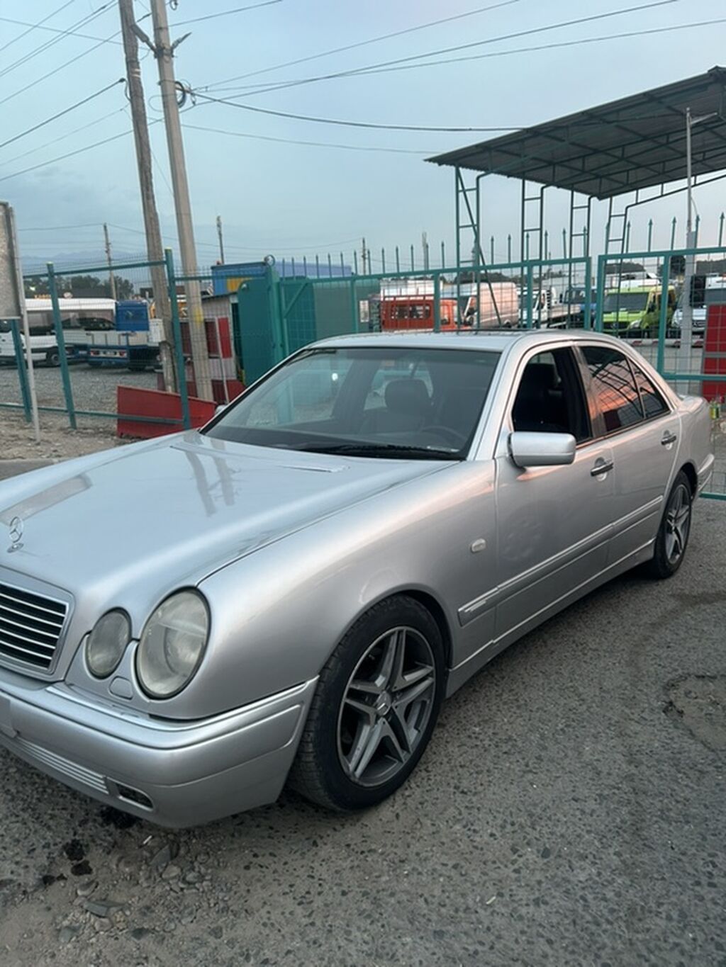 Mercedes-Benz E-Class: 1998 г., 4.3 л, Автомат, Седан: фото 1