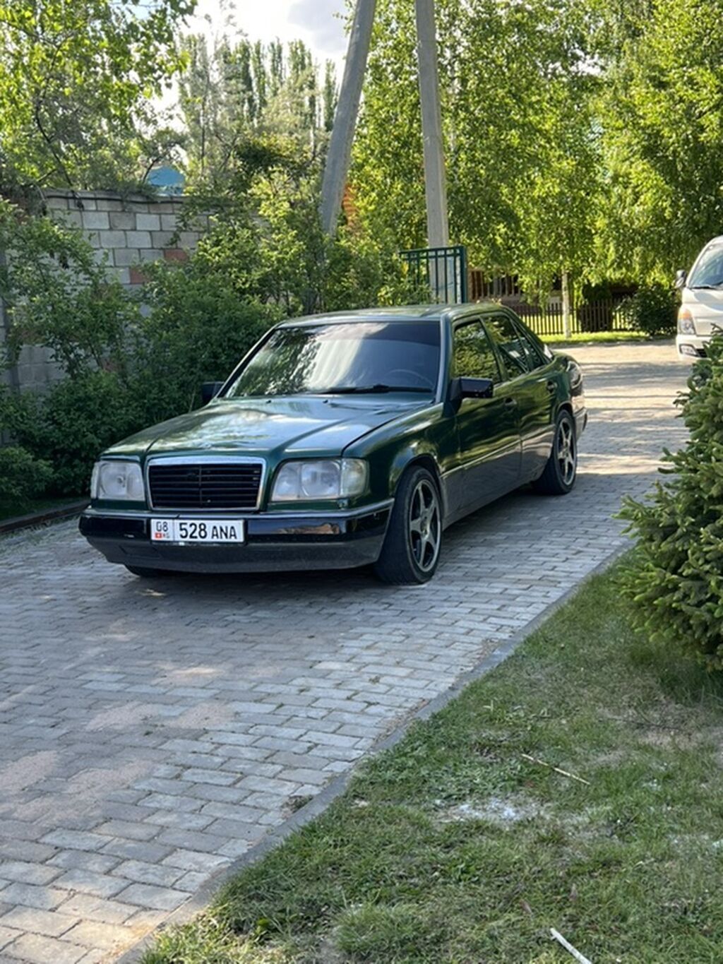 Mercedes-Benz W124: 1992 г., 2.3 л, Механика, Бензин, Седан: фото 4