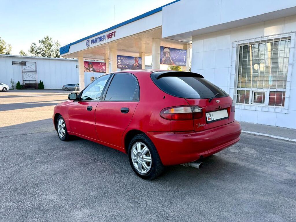Daewoo Lanos: 1998 г., 1.5 л, Механика, Бензин, Хэтчбэк: фото 3