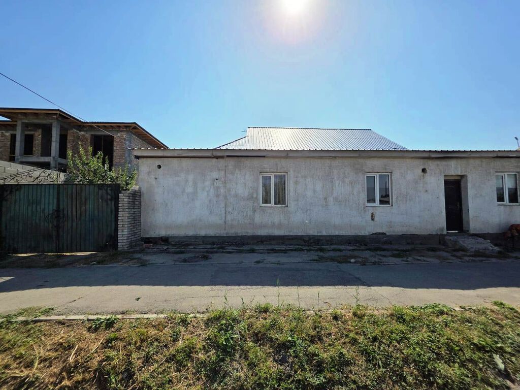6 комнат и более, 120 м², 8 соток, Бишкек, Ынтымак ж/м Риэлтор: фото 2