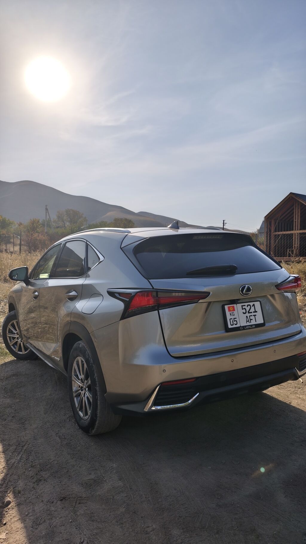 Lexus NX: 2019 г., 2.5 л, Автомат, Гибрид, Кроссовер: фото 2
