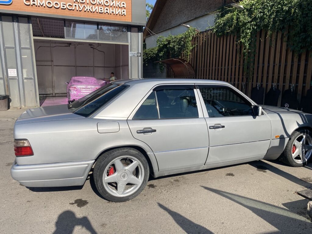 Mercedes-Benz E-Class: 1994 г., Седан: фото 4