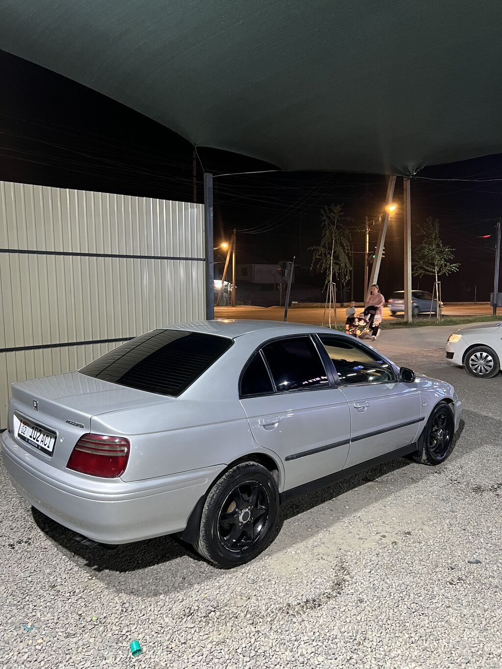 Honda Accord: 1999 г., 2 л, Механика, Бензин, Седан: фото 3
