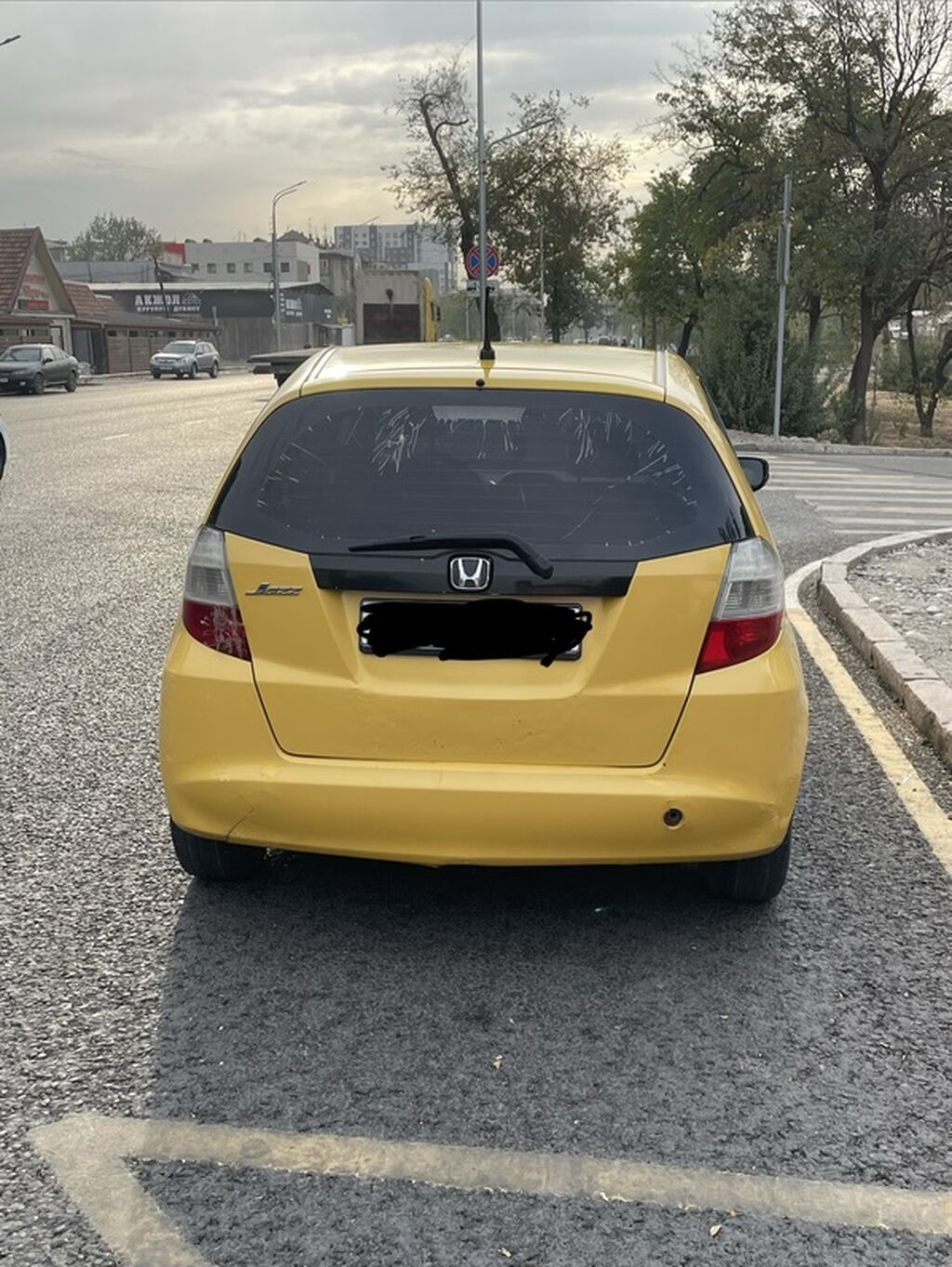 Honda Fit: 2008 г., 1.5 л, Механика, Бензин, Хэтчбэк: фото 3