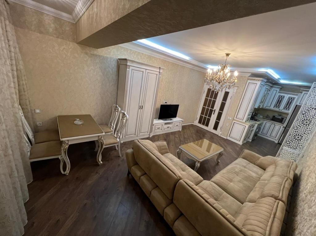Premium dizaynlı mənzil – dəniz mənzərəli - Plan: geniş qonaq otağı