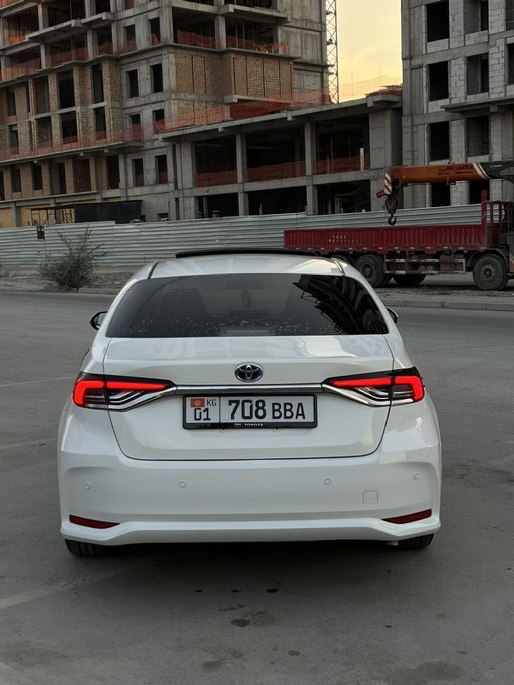 Toyota Corolla: 2021 г., 1.8 л, Вариатор, Гибрид, Седан: фото 6