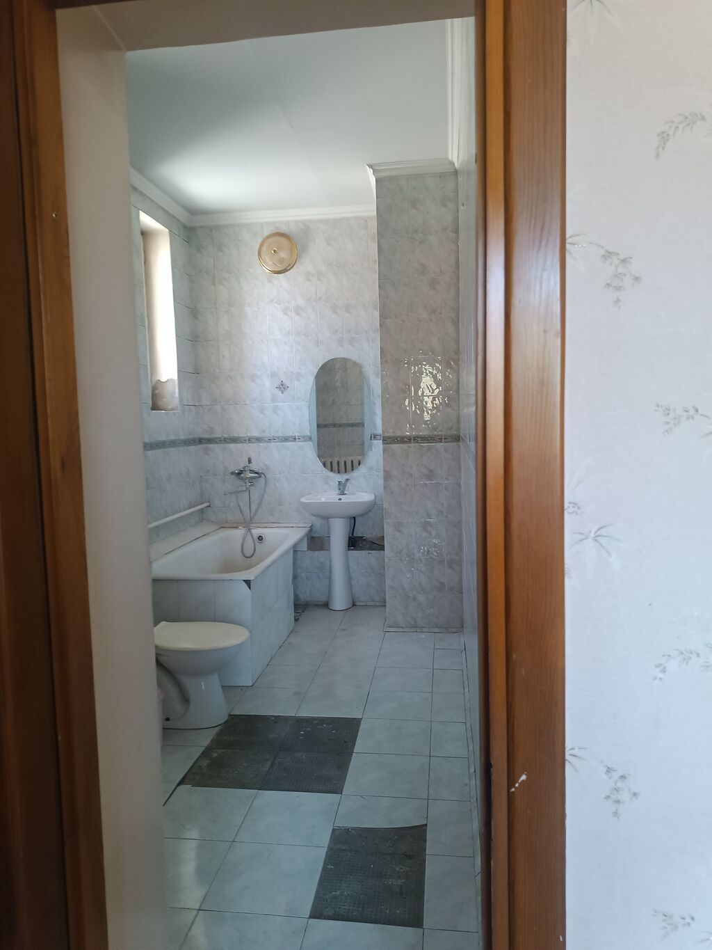Сдам 2-этажный дом в районе Церкви, ул. Тоголок Молдо: фото 8