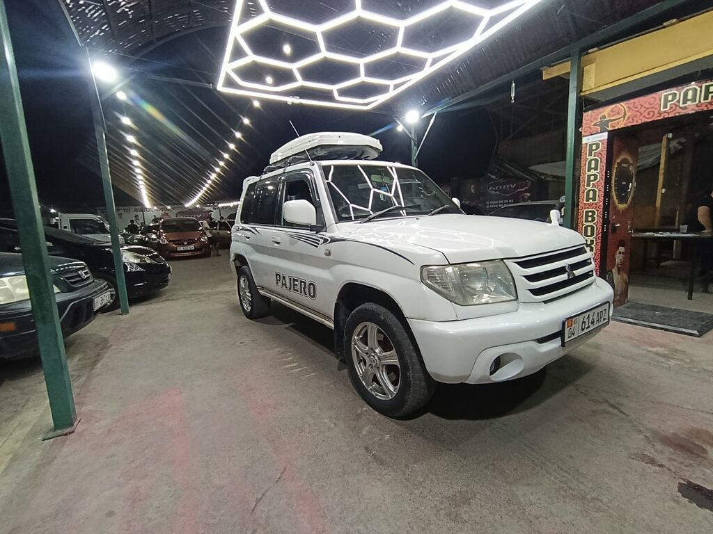 Mitsubishi Pajero iO: 2003 г., Кроссовер: фото 2