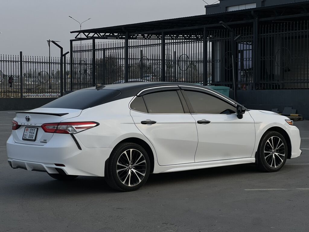 Toyota Camry: 2024 г., Автомат, Гибрид, Седан: фото 4