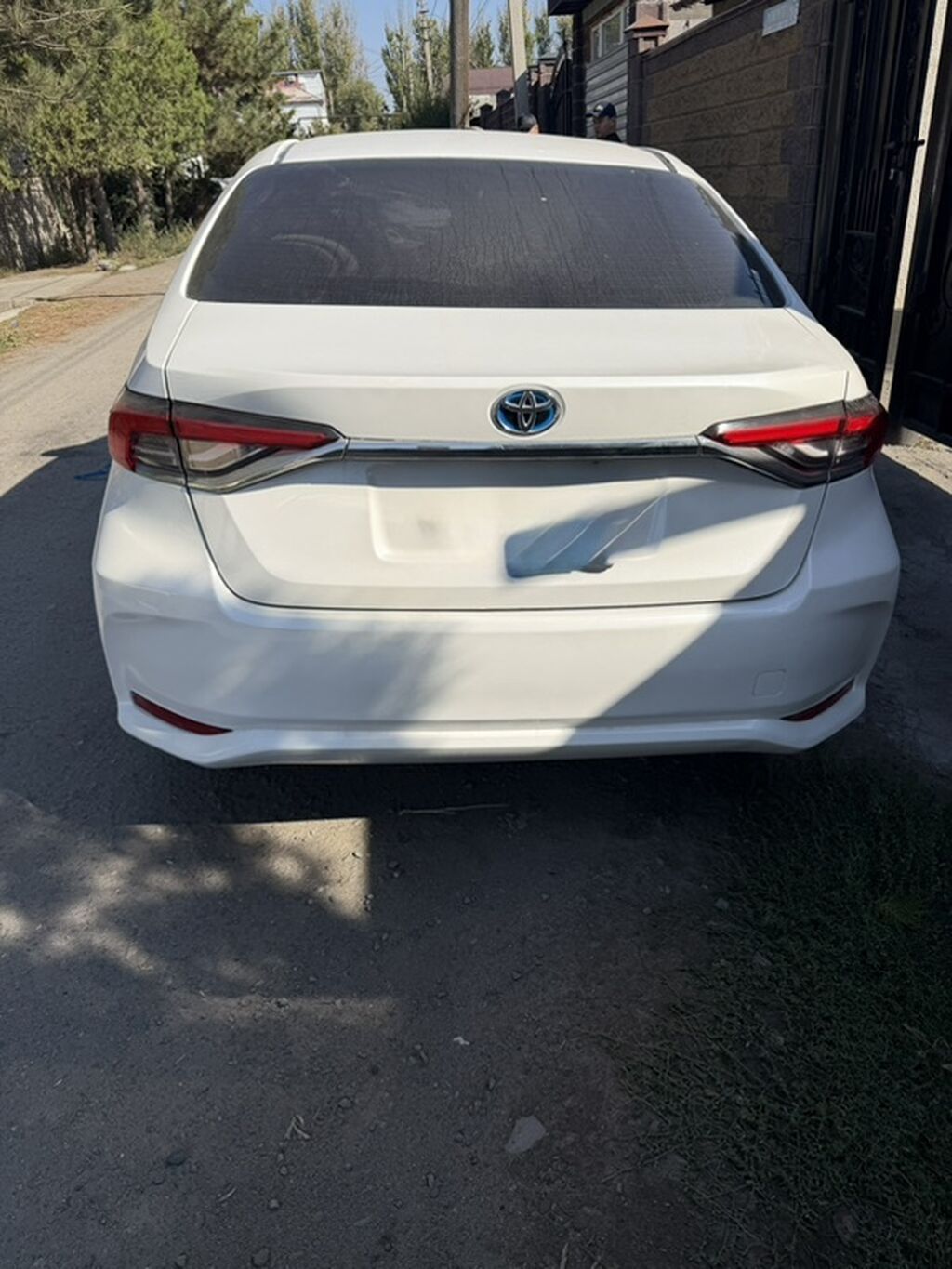Toyota Corolla: 2019 г., 1.8 л, Автомат, Гибрид, Седан: фото 5