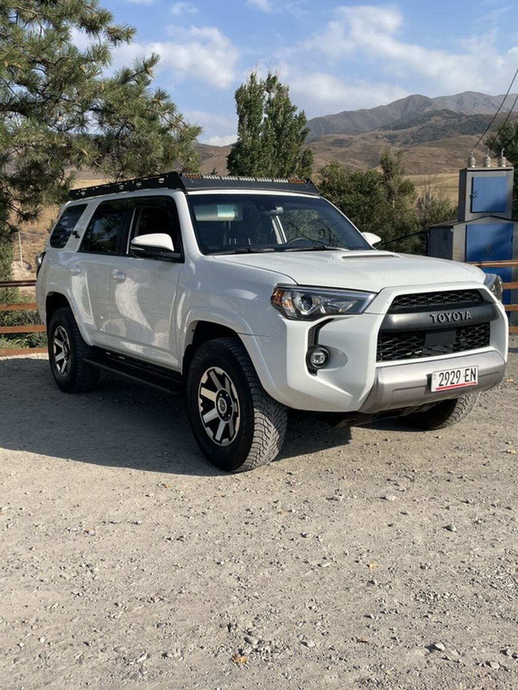 Toyota 4Runner: 2020 г., 4 л, Автомат, Бензин, Внедорожник: фото 3