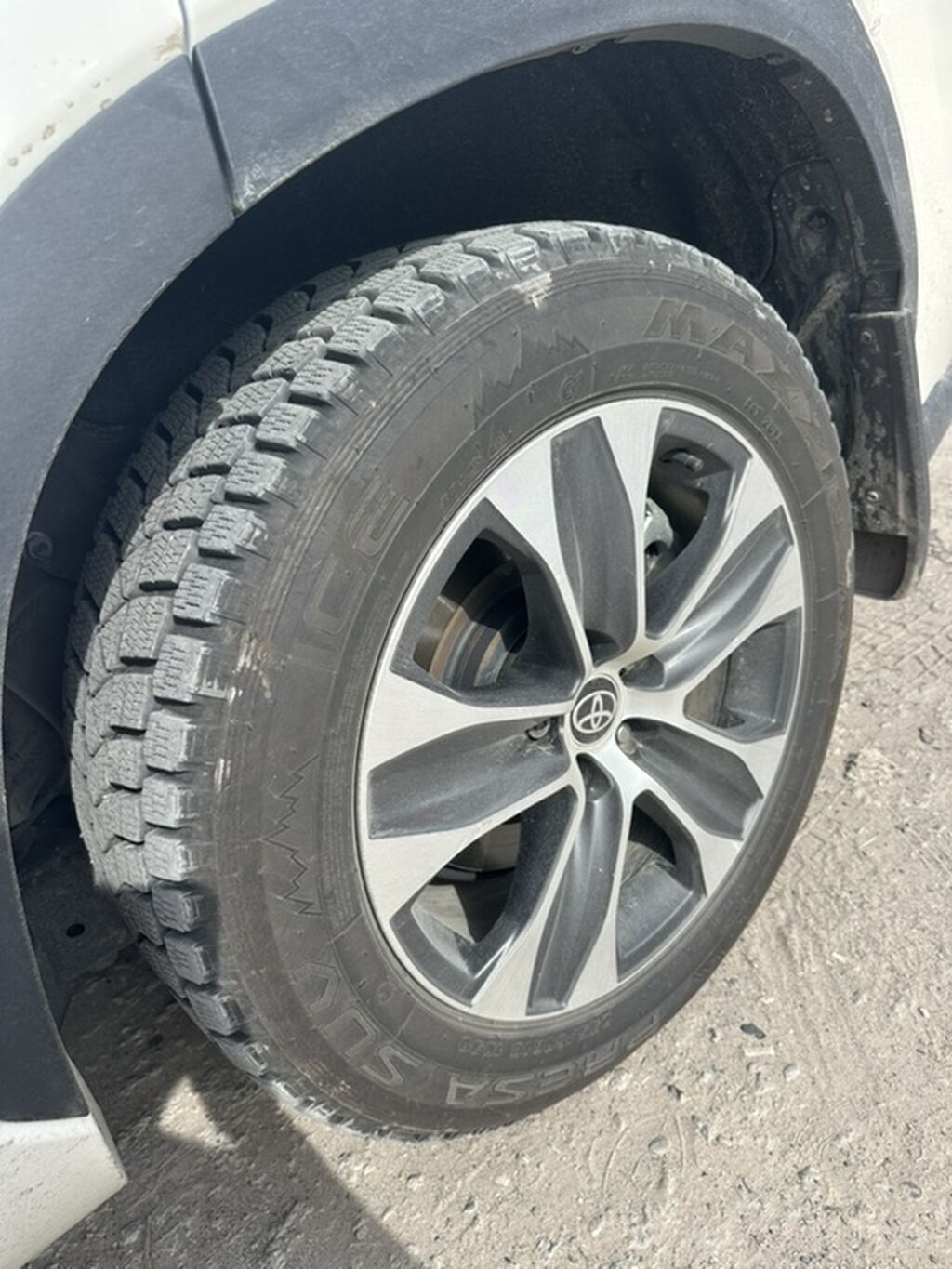 Колеса в сборе 235 / 60 / R 18, Зима, Б/у, Комплект, Внедорожные (АТ/МТ), Литые, отверстий - 5: фото 8