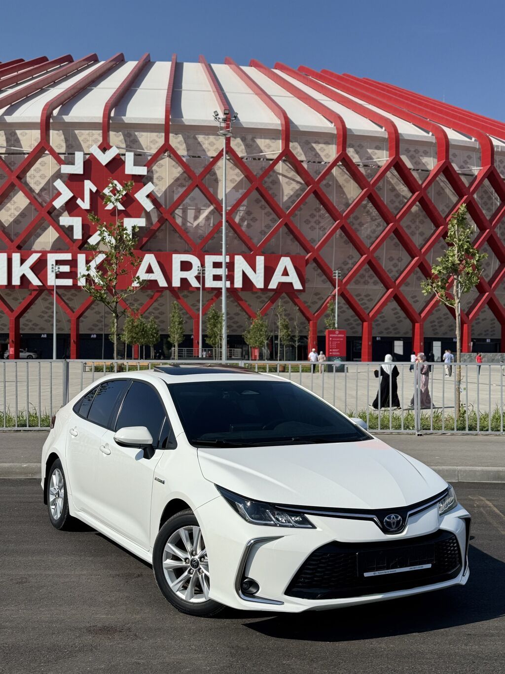 Toyota Corolla: 2023 г., 1.8 л, Автомат, Гибрид, Седан: фото 2