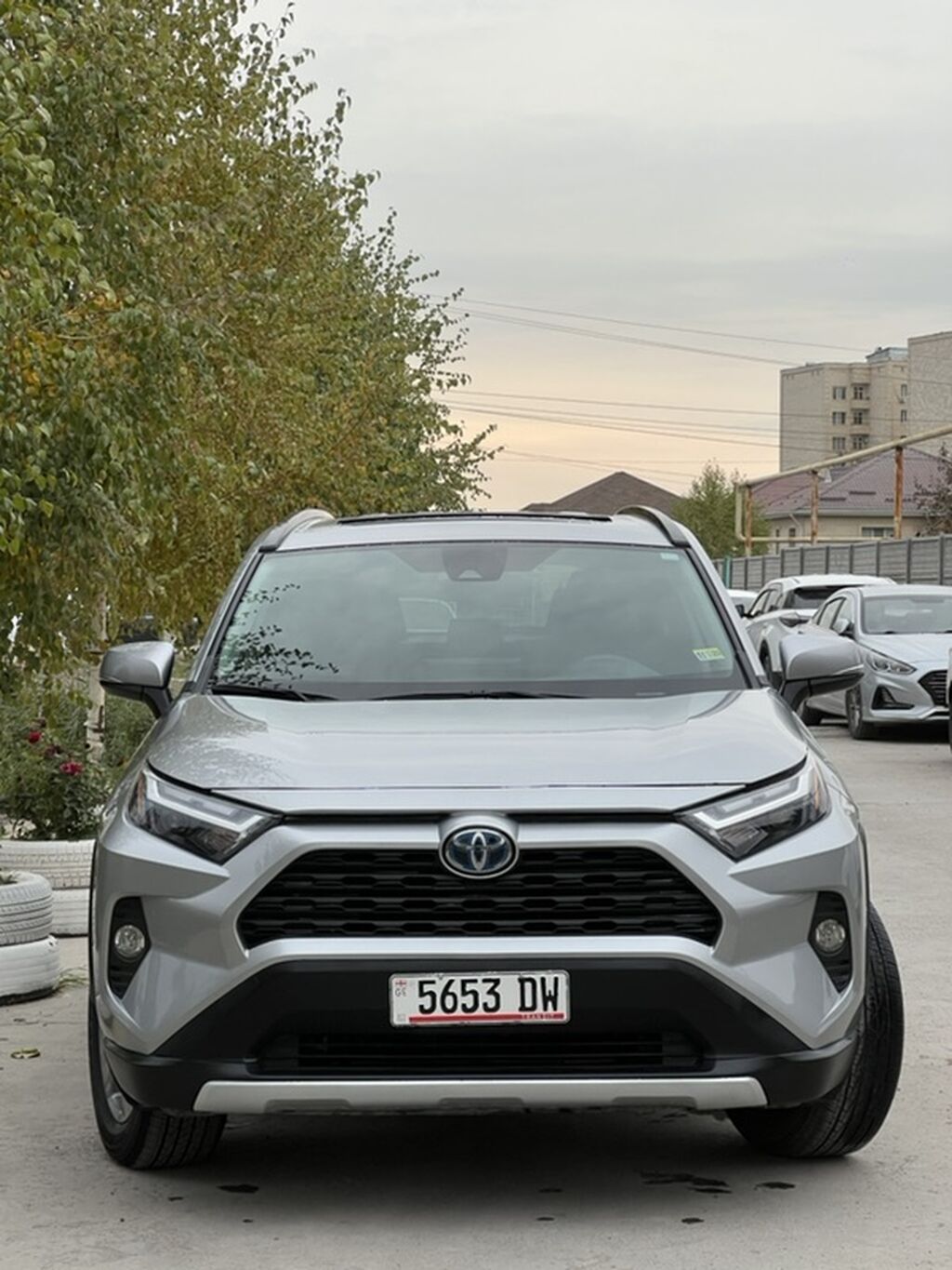 Toyota RAV4: 2022 г., 2.5 л, Автомат, Гибрид, Кроссовер: фото 2