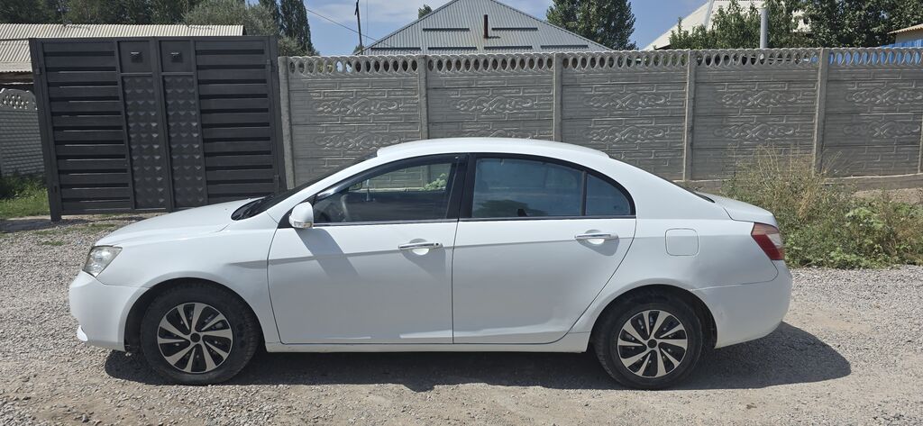 Geely Emgrand: 2014 г., 1.5 л, Механика, Бензин, Седан: фото 3