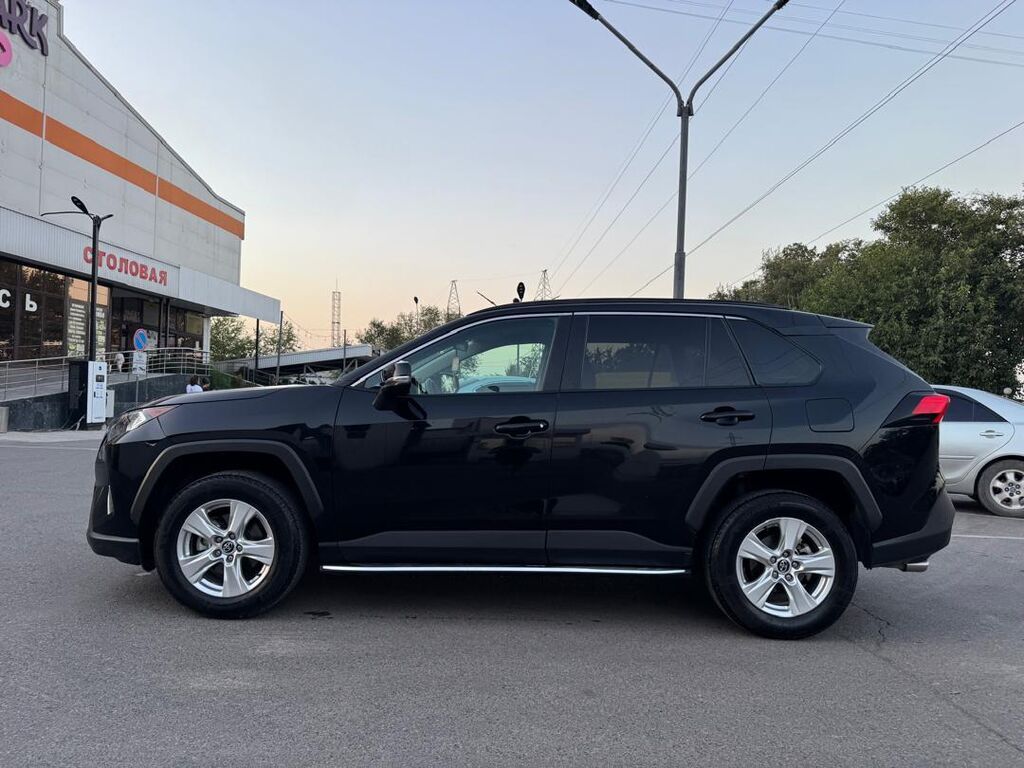 Toyota RAV4: 2020 г., 2.5 л, Автомат, Бензин, Кроссовер: фото 3