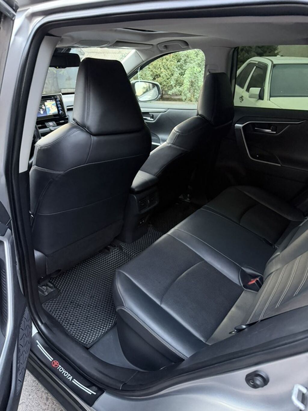 Toyota RAV4: 2020 г., 2.5 л, Автомат, Гибрид, Кроссовер: фото 7