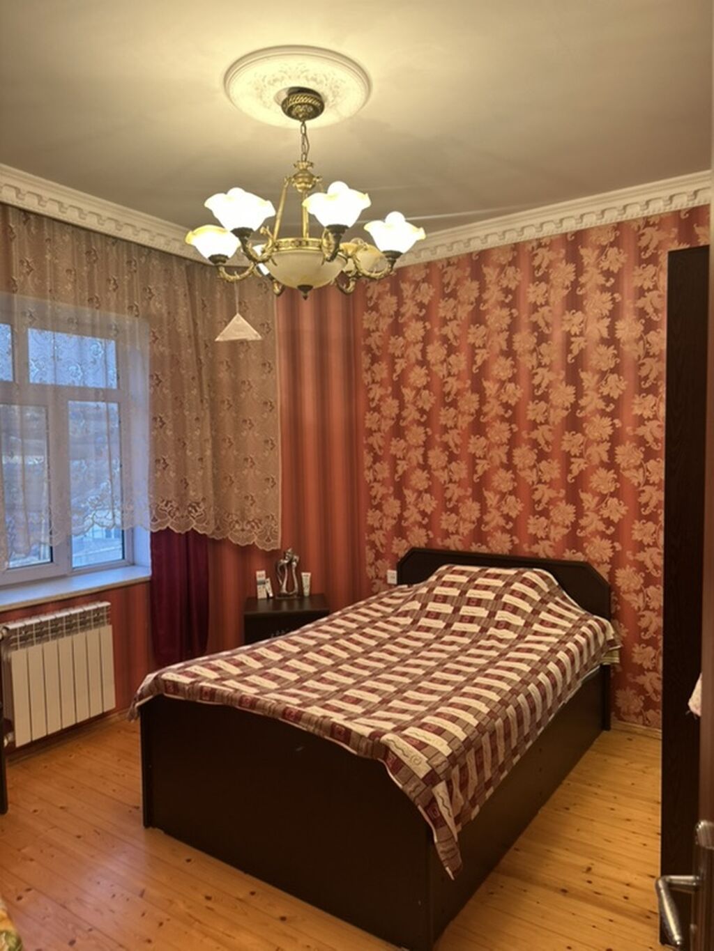 4 otaqlı, 135 kv. m, Yeni təmirli