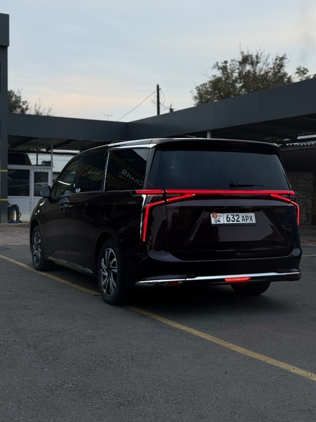 Toyota Alphard: 2024 г., 2 л, Автомат, Бензин, Минивэн: фото 7