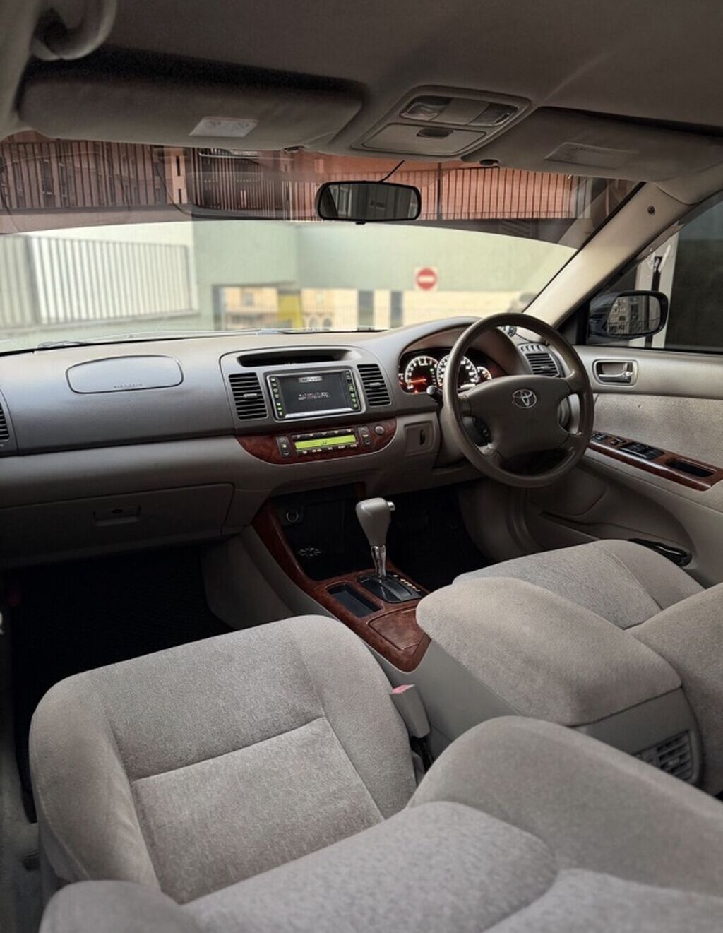 Toyota Camry: 2004 г., Автомат, Бензин, Седан: фото 3