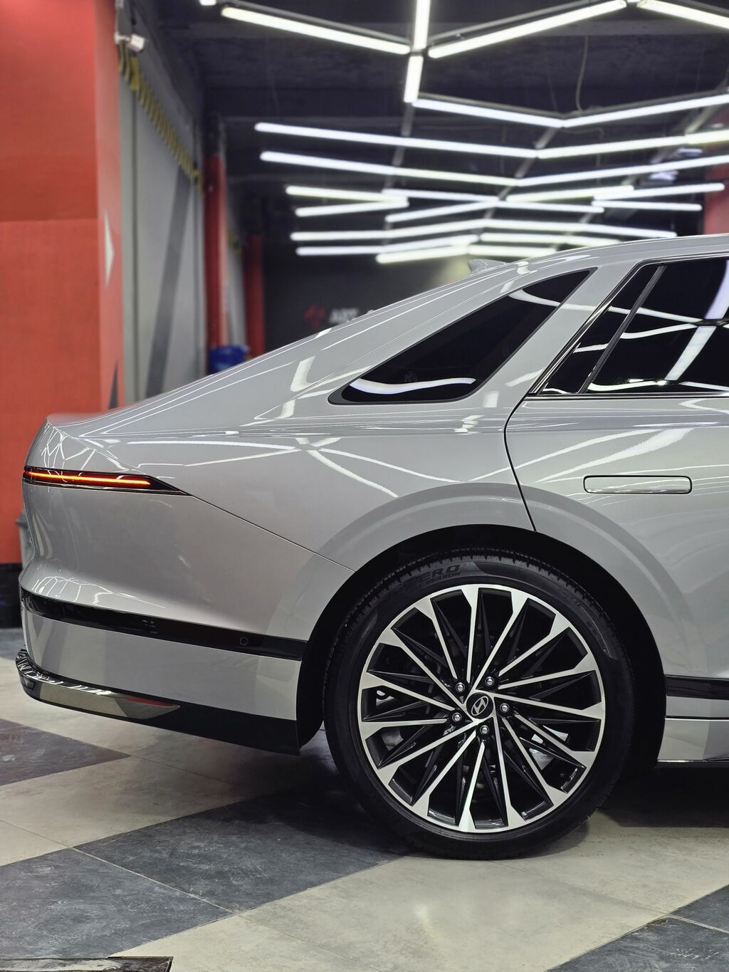 Hyundai Grandeur: 2023 г., 1.6 л, Автомат, Гибрид, Седан — фото 3