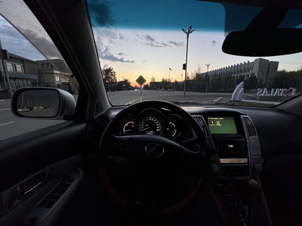 Lexus RX: 2005 г., 3.3 л, Автомат, Гибрид, Кроссовер: фото 2