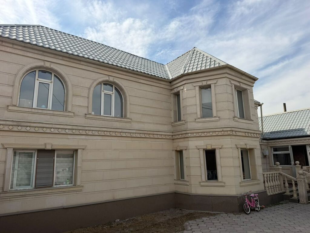 180 м², 6 комнат и более, Азия Молл: фото 1