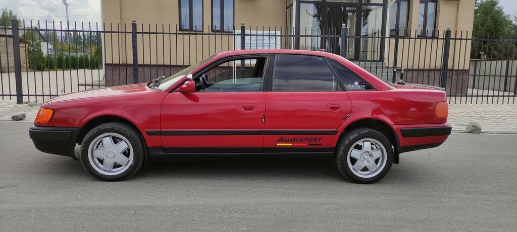 Audi 100: 1993 г., 2 л, Механика, Бензин, Седан: фото 5