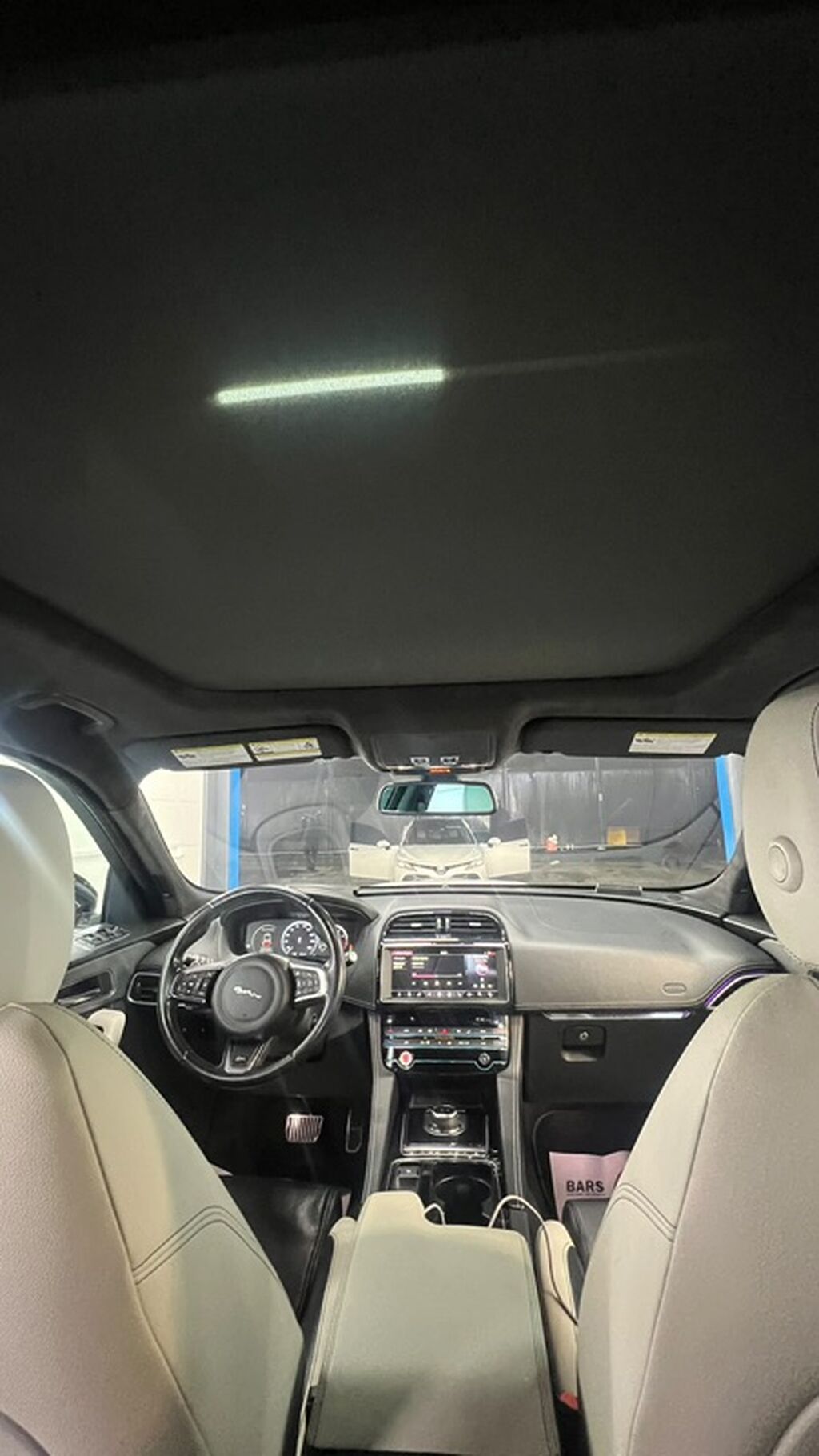 Jaguar F-Pace: 2018 г., 3 л, Автомат, Бензин, Кроссовер: фото 3