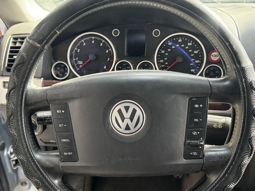 Volkswagen Touareg: 2005 г., 3.2 л, Автомат, Газ, Кроссовер: фото 7