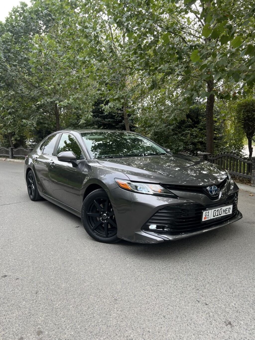 Toyota Camry: 2020 г., 2.5 л, Вариатор, Гибрид, Седан: фото 2