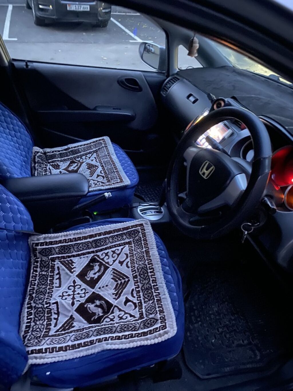 Honda Fit: 2005 г., 1.3 л, Автомат, Бензин, Хэтчбэк: фото 6