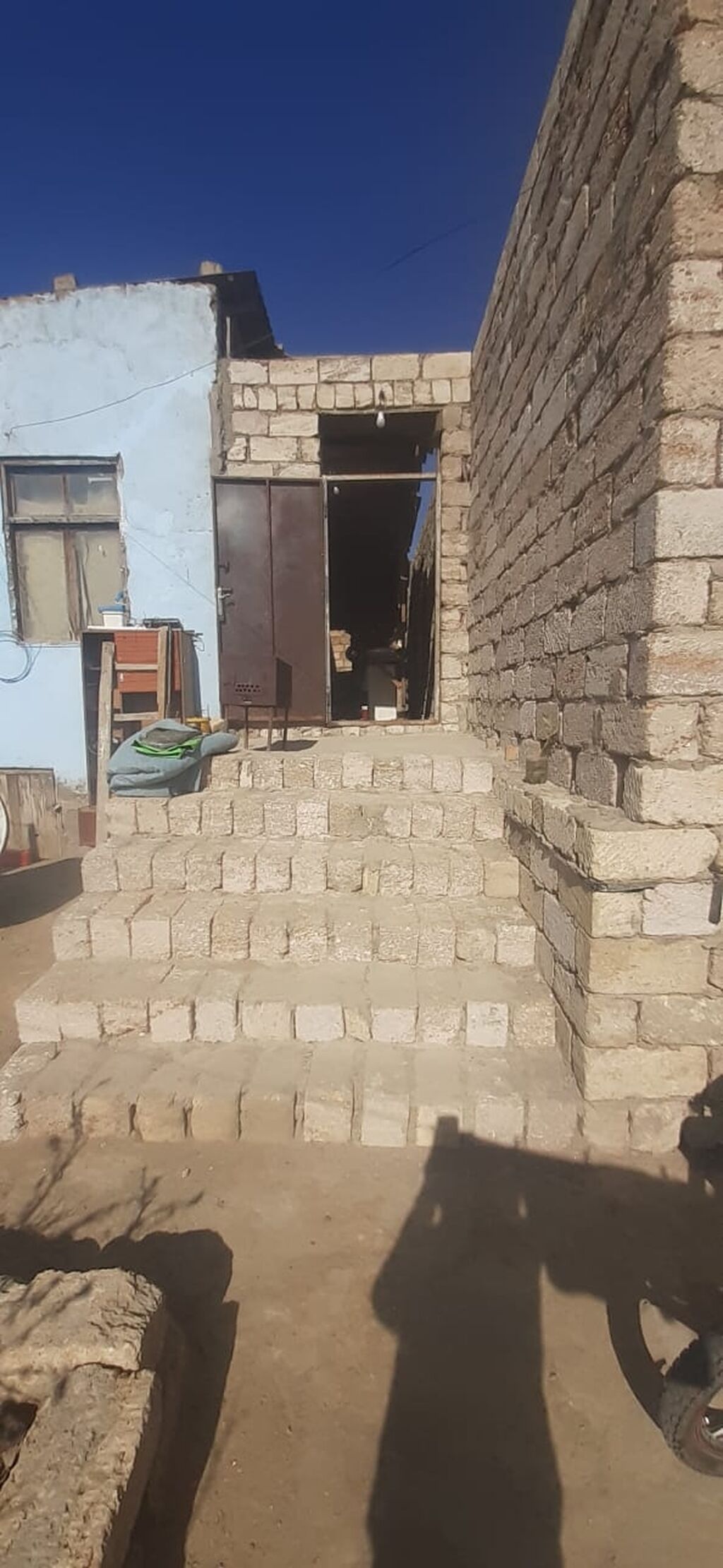 6 otaqlı, 145 kv. m, Kredit var, Təmirsiz