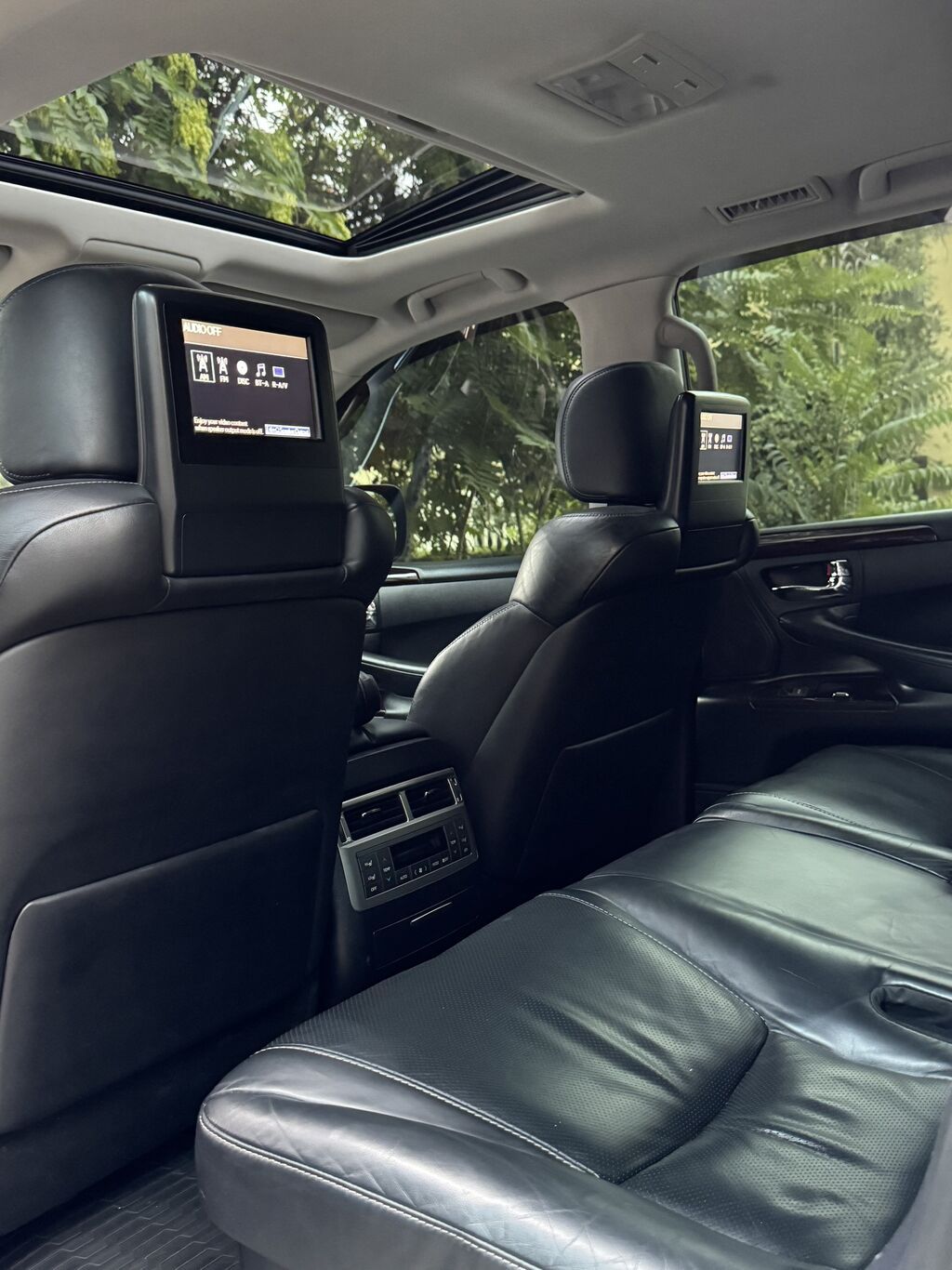 Lexus LX: 2013 г., 5.7 л, Автомат, Газ, Внедорожник: фото 6