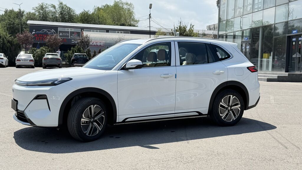 Geely Galaxy Starship 7: 2025 г., 1.5 л, Автомат, Гибрид, Кроссовер: фото 7