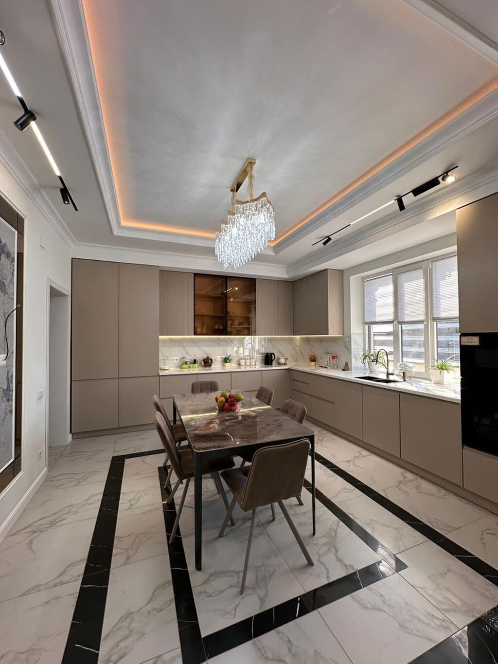 4 комнаты, 300 м², 8 соток, Бишкек, Арча-Бешик ж/м: фото 7