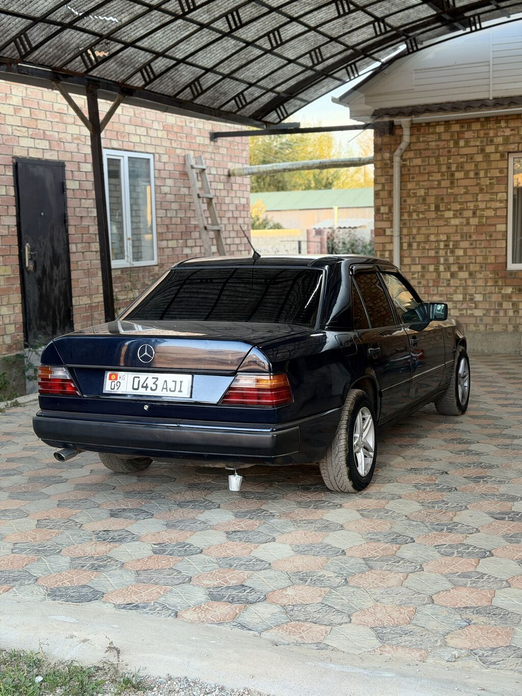 Mercedes-Benz W124: 1988 г., 2 л, Автомат, Бензин, Седан: фото 7