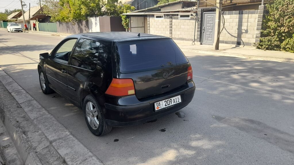 Volkswagen Golf: 2001 г., 1.6 л, Механика, Бензин, Хэтчбэк: фото 5