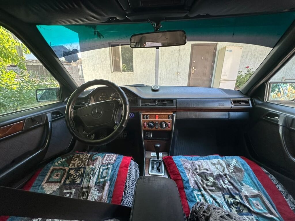 Mercedes-Benz E-Class: 1994 г., 3.2 л, Автомат, Бензин, Седан: фото 4
