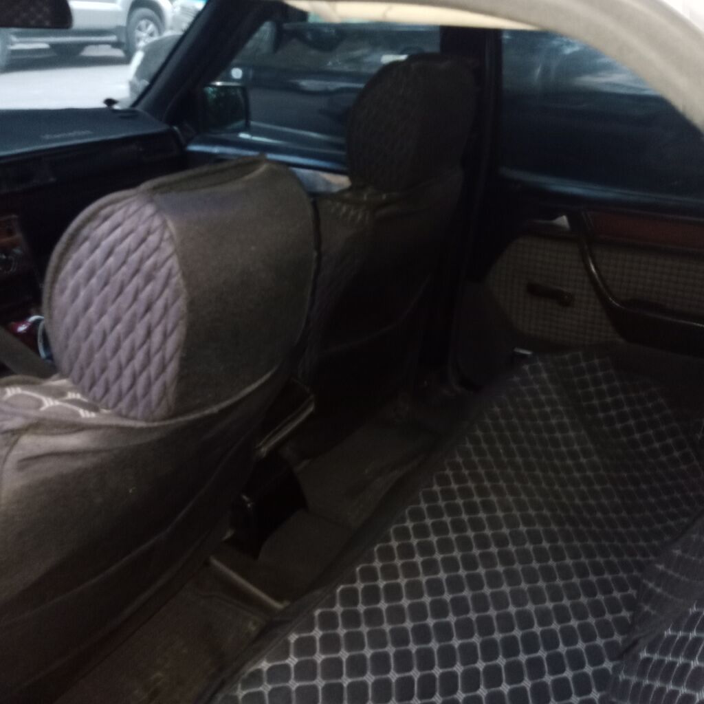 Mercedes-Benz W124: 1994 г., 2.3 л, Механика, Бензин, Седан: фото 5