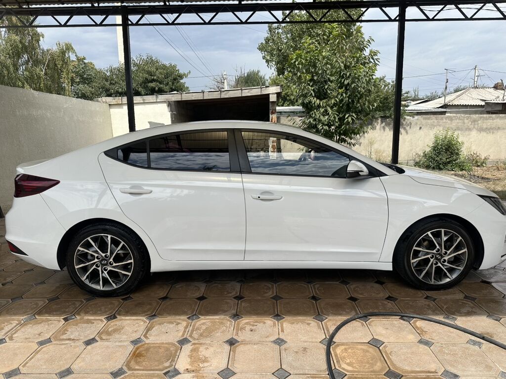 Hyundai Avante: 2019 г., 1.6 л, Автомат, Бензин, Седан: фото 4