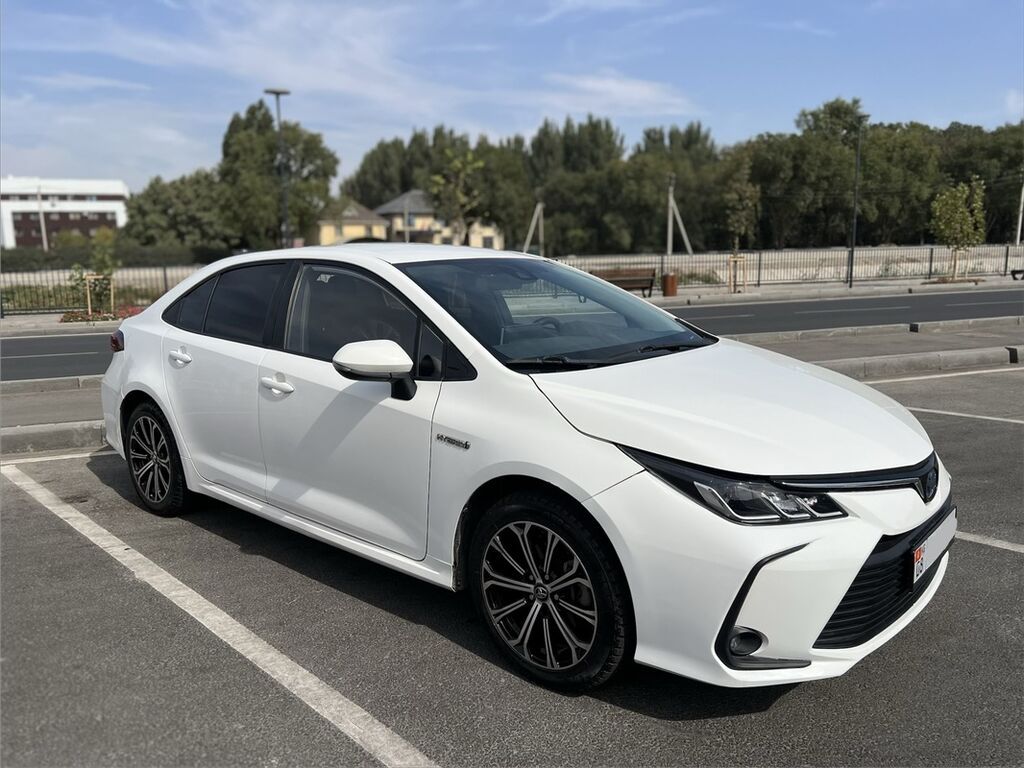 Toyota Corolla: 2020 г., 1.8 л, Вариатор, Гибрид, Седан: фото 6
