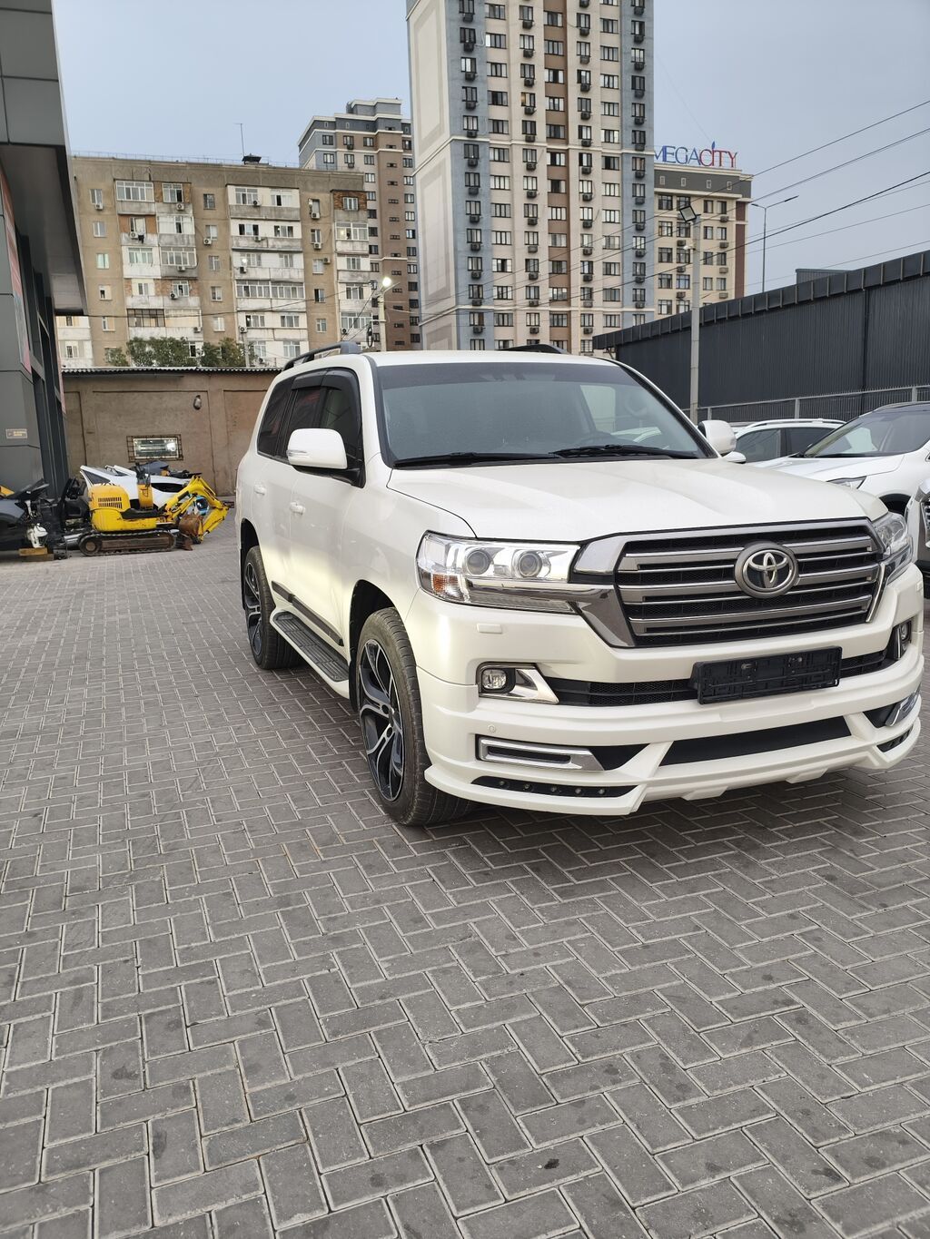Toyota Land Cruiser: 2016 г., 4.5 л, Автомат, Дизель, Внедорожник: фото 2