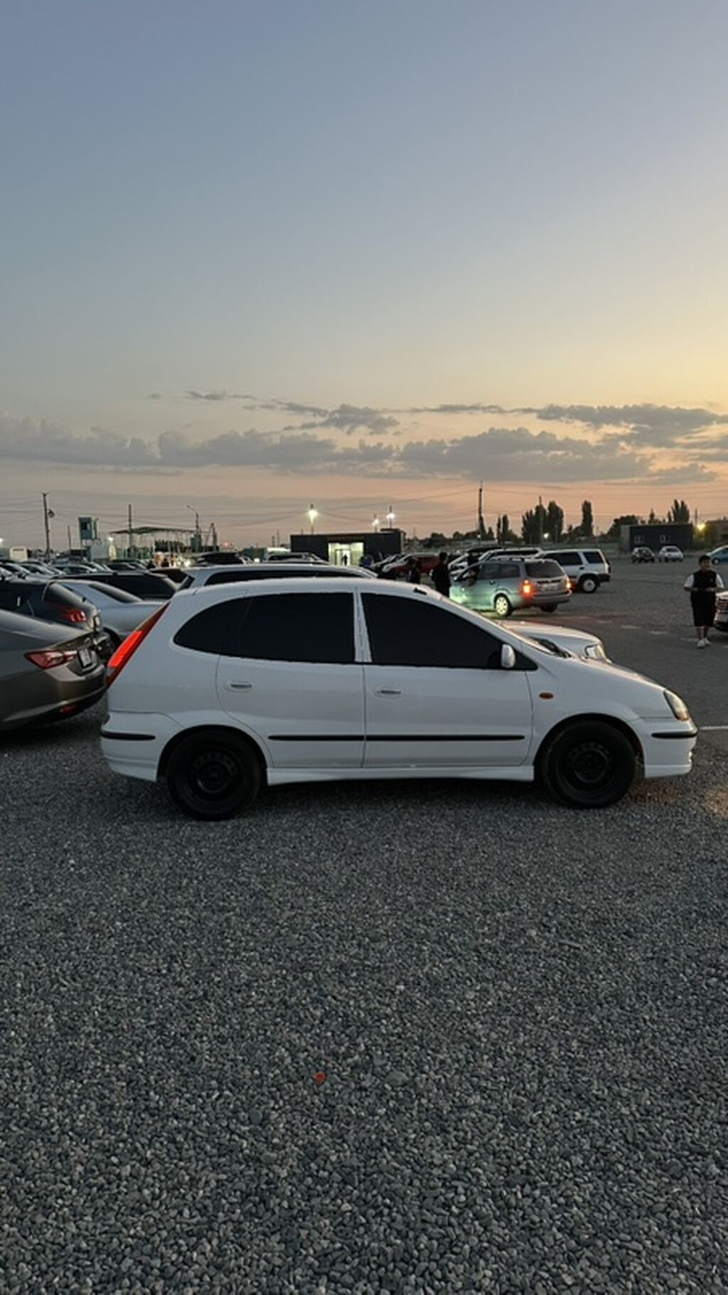 Nissan Almera Tino: 2001 г., 1.8 л, Автомат, Бензин, Хэтчбэк: фото 5