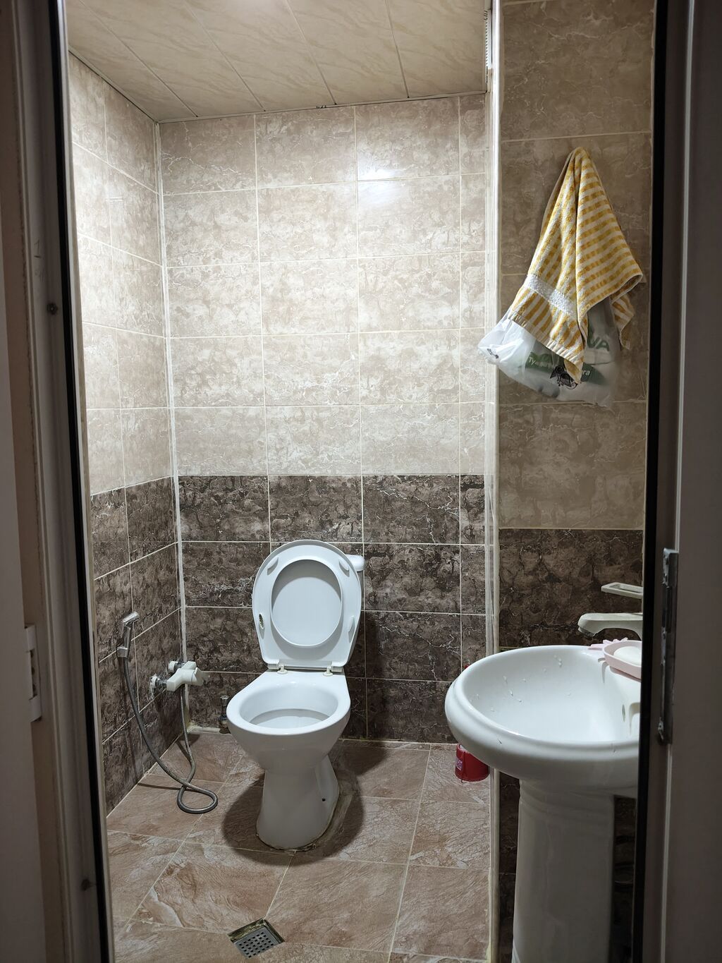 Təcili satılır. 90 min real alıcıya endirim olacaq. Kupça yoxdur. Su