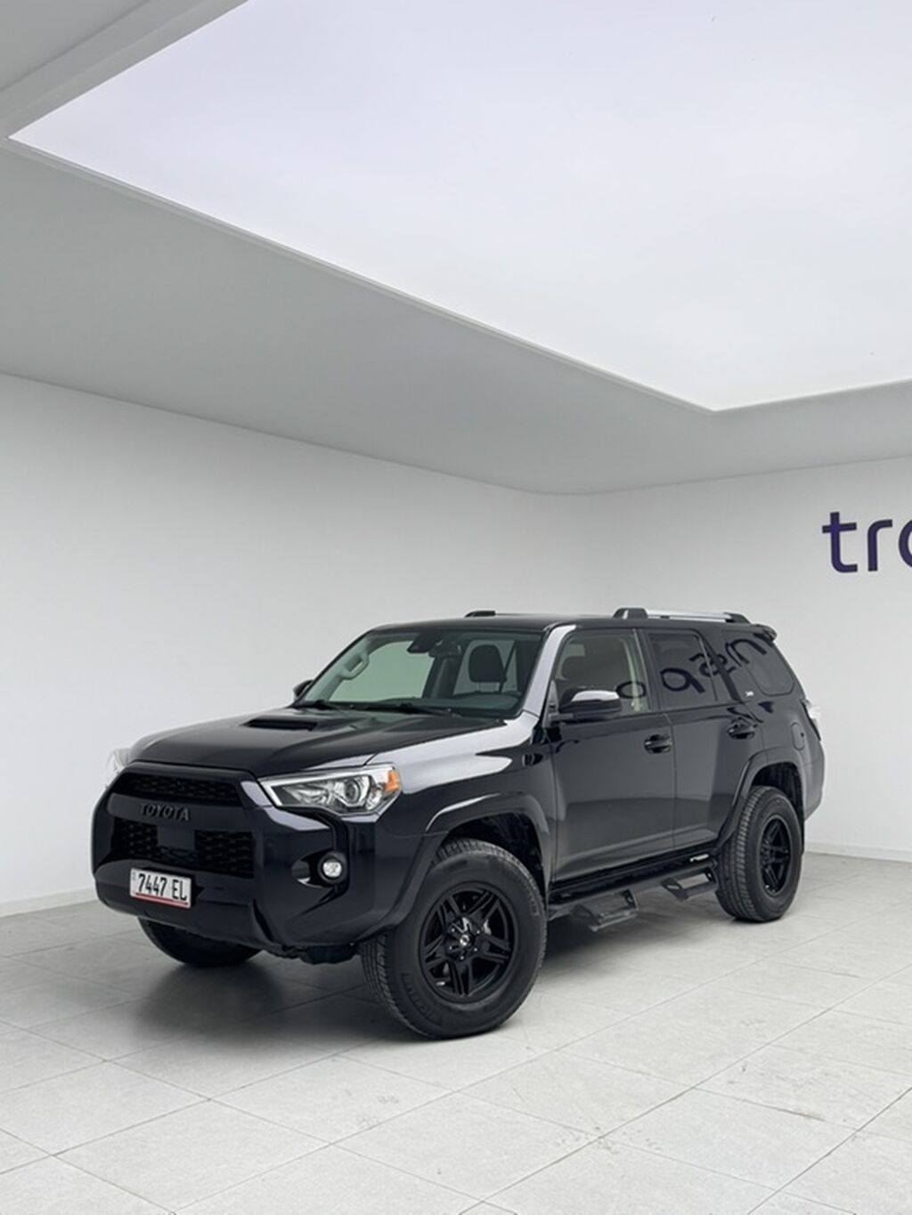 Toyota 4Runner: 2020 г., 4 л, Автомат, Бензин, Внедорожник: фото 3